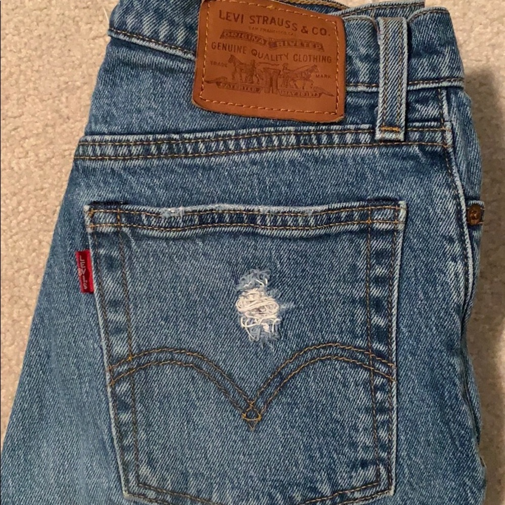 Levi’s Destroyed Wedgie Jeans